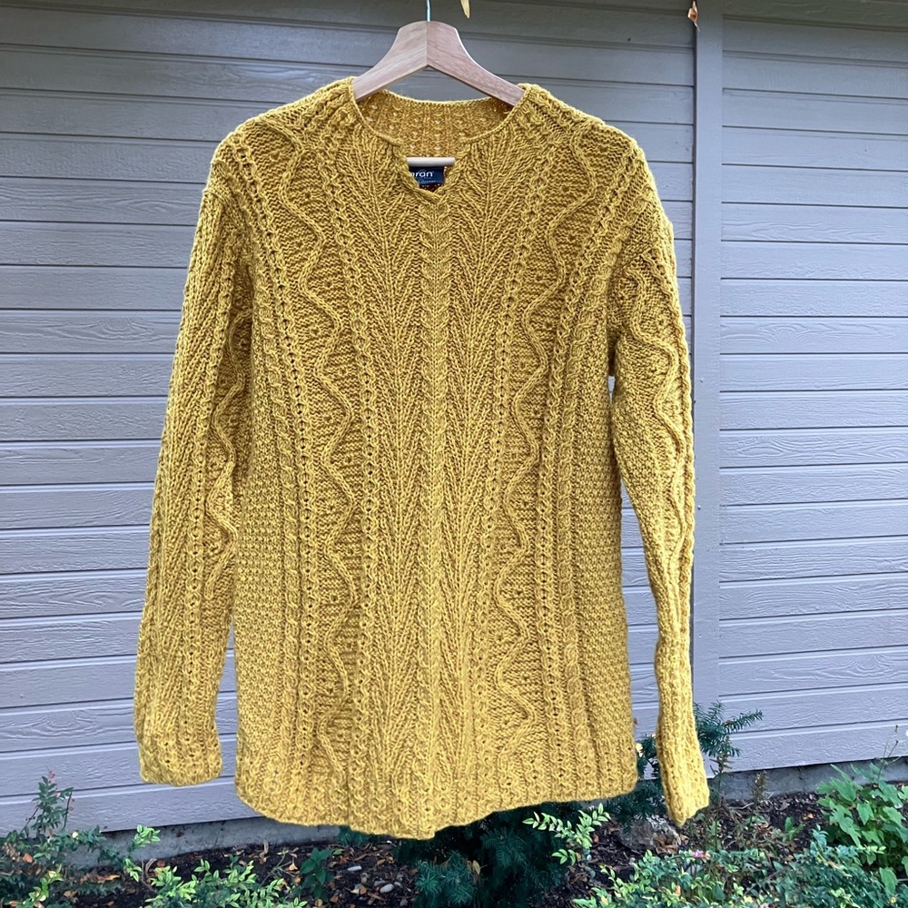 Aran Woolen Mills  Amber Yellow Merino Wool Sweater size Mwdium